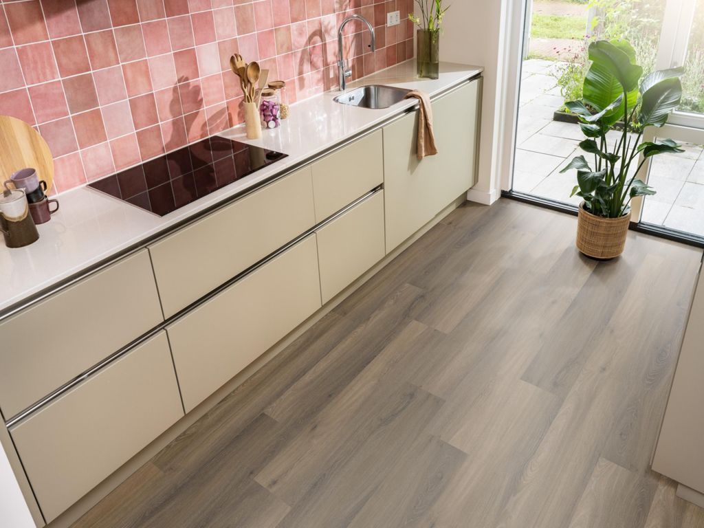 2in1 Klik PVC 8038 Bruin Eiken Met Geïntegreerde Ondervloer.
